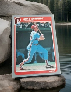 baseball card Mike Schmidt 3B Philadelphia Phillies HOF 1985 Fleer #265 Vintage - Picture 1 of 2