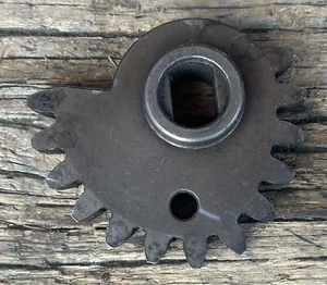 Cub Cadet i1042 i1046 i1050 Spur Gear 13T LH 717-04282A - Picture 1 of 7