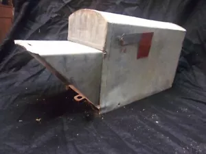 Antique Galvanized Mailbox Primitive, Farm, Rural, Country - Picture 1 of 7