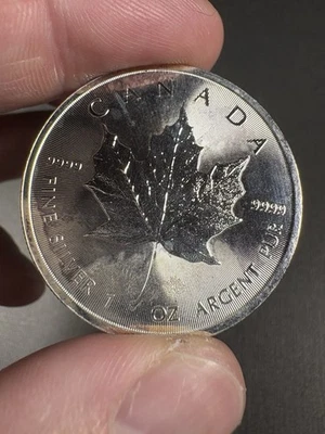 2017 RCM 1 oz Silver Bullion Round .999 Pure Maple Leaf - Image 1 of 2