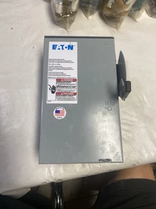 DG321URB Eaton Interruttore di sicurezza non fusibile 30 Amp 120/240 3 fasi Nema 3R Nuovo - Foto 1 di 15