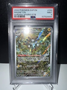 2024 Pokemon Magneton 159 Surging Sparks ETB Black Star Promo PSA 9 MINT Karte - Bild 1 von 1