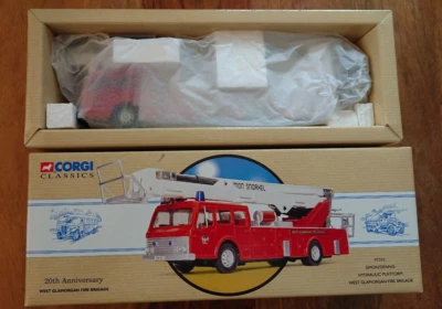 Corgi 97392 Simon/Dennis Hydraulic Platform W Glamorgan Fire Brigade Ltd Edition - Image 1 of 2