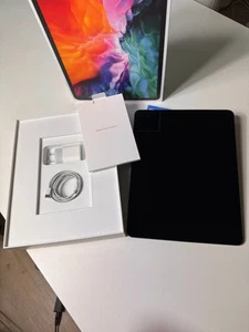 Apple iPad Pro 3. Gen, 64GB, Wi-Fi + 4G (Ohne Simlock), 12,9 Zoll - Space Grau - Afbeelding 1 van 7