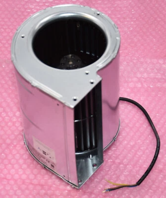 ebmpapst / D2E133-AM47-70 / Radialventilator / Motornr.: M2E068-DF / NEW NEU - Image 1 of 4