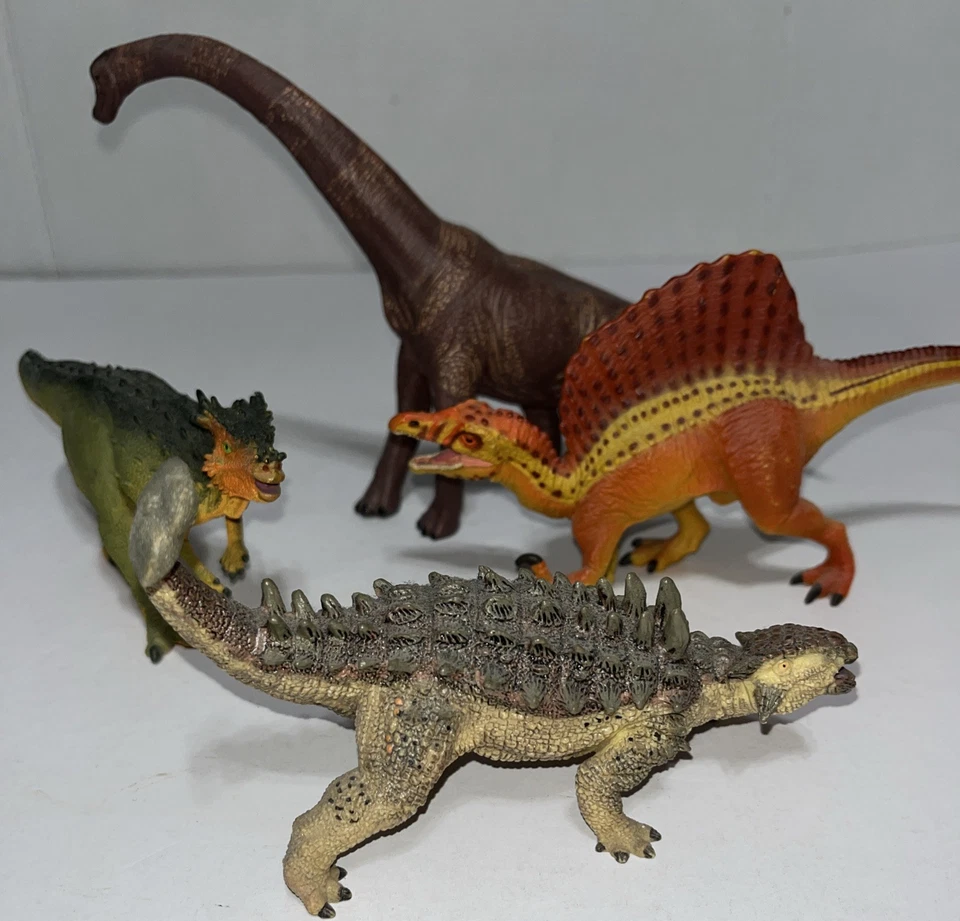 Dinosaurios surtidos. Lote de 4/: Figura de Spinosaurus - Safari Ltd - Altamente detallada Foto 1 de 4