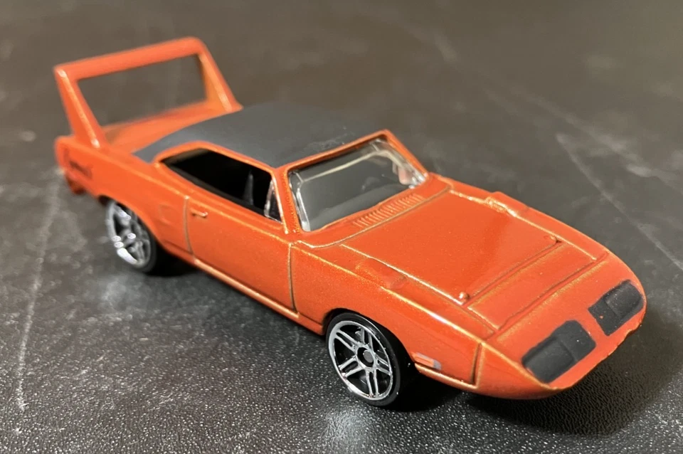 Orange 1970 Plymouth Superbird - Hot Wheels 2006 nuevos modelos 1/36 1:64 diecast casi nuevo Foto 1 de 4