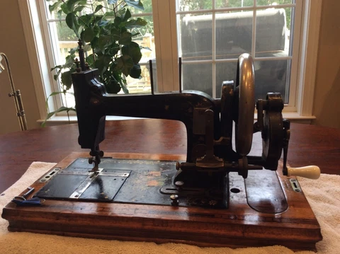 Antique Winselmann & Nahmaschine Hand Cranked Sewing Machine W/Box Cover