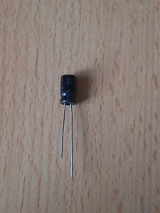 Frolyt Elko 22μF 40V TGL 38928 6x11mm RM2,5 *10 unidades* *NUEVO DE LOTE ANTIGUO* - Imagen 1 de 3