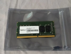 Synology - D4ES01-4G - Module RAM SO-DIMM DDR4-2666 4 Go - Photo 1/5