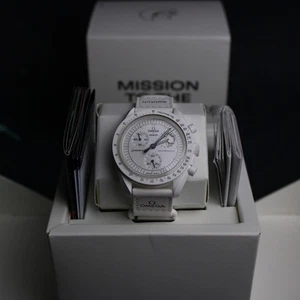 Swatch x Omega Mission to the Moonphase Snoopy | Bioceramic Moonswatch SO33W700 - Bild 1 von 11