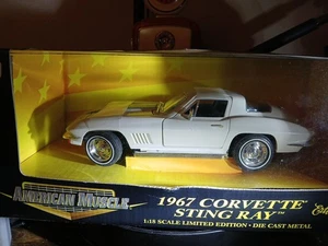 Ertl American Muscle 1:18 1967 Corvette Sting Ray Silver Pearl Metallic - Picture 1 of 6