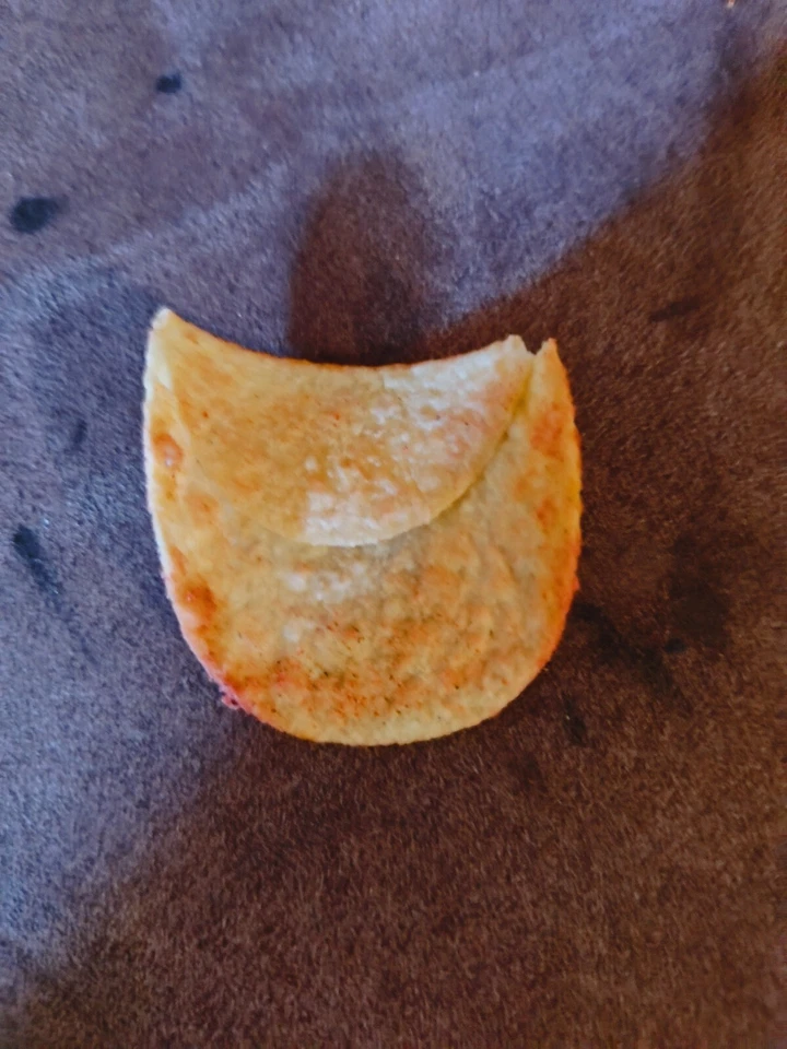 Folded Pringle chip - Image 1 of 3