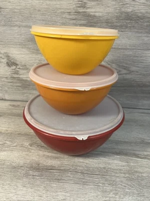 Juego de 3 cuencos de anidación Tupperware Servalier de colección con tapas colores de otoño 237, 235, 234 Foto 1 de 4