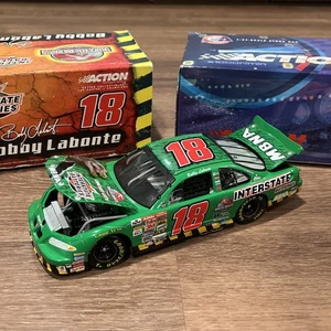 Bobby Labonte #18 Jurassic Park III 2001 Pontiac Grand Prix 1:24 NASCAR Diecast - Picture 1 of 17