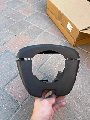 Honda Odyssey 2007-2010 - Columna de montaje de cubierta (superior e inferior) negro grafito Foto 1 de 3