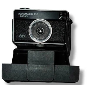 AGFAMATIC 100 SENSOR Fotocamera Shoot & Point  anni 70 Retro con fascino Vintage - Foto 1 di 5