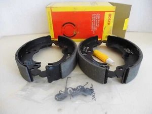 Bosch 0986487042 Bremsbackensatz 32937099 jeu de mâchoires de frein - Picture 1 of 3