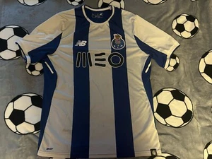 FC Porto 17-18 Home Kit Football Shirt New Balance Size Medium - Picture 1 of 12