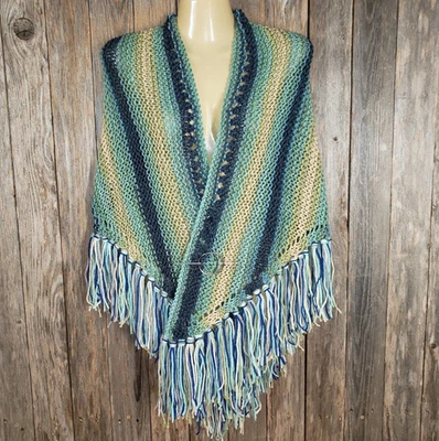 NUEVO Verde Azul Beige Tejido a Mano Chal Envolvente Bufanda Boho Flecos Indie Artesanal Hada Foto 1 de 4