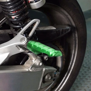 R-FIGHT Green Rear Foot Pegs For Triumph Rocket III 10 11 12 13 14 15 16 17 18 - Imagen 1 de 6