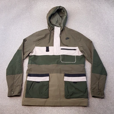 Nike Hombres Chaqueta Pequeña Verde Utilitaria Lona Carga Hype Caminata Chaqueta NSW 1/4 Cremallera Foto 1 de 4