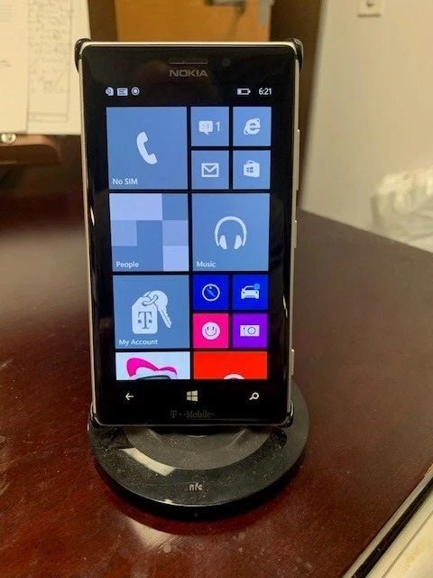 NOKIA Lumia 925 and NFC Charging Stand - Image 1 of 1