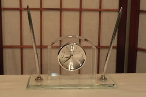 DANBURY THINGS REMEMBERED FANCY MODERN DESK/TABLE/SHELF CLOCK QUARTZ GLASS - Picture 1 of 20