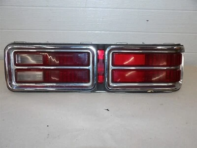 1973 PONTIAC BONNEVILLE CATALINA 2 & 4 PORTAS CONJUNTO DE LANTERNA TRASEIRA DE PASSAGEIRO DESTRO - Imagem 1 de 4