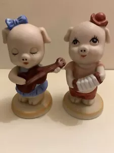 Vintage Pig Couple Playing Instruments Made In Taiwan 4.5” High - Picture 1 of 8