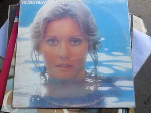 3 Olivia NewtonJohn's Greatest Hits Volume 2,CLEARLY LOVE,COME ON OVER EXCELLENT - Picture 1 of 3