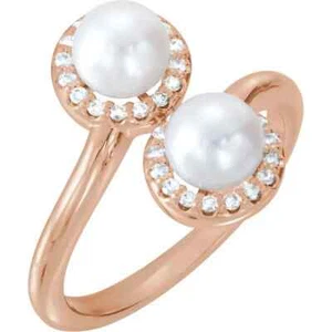 Anillo de perlas cultivadas de agua dulce rosa de 14K y diamantes de 1/6 CTW - Imagen 1 de 2