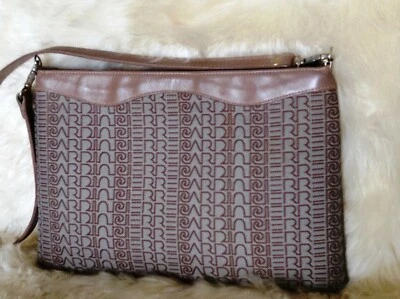 Bolso sin asas o bolso de mano vintage de lona con estampado de jacquard de la firma Pierre Cardin Foto 1 de 4