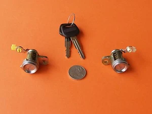 NEW DOOR LOCKS (2) SUIT TOYOTA LANDCRUISER FJ80 FZJ80  HDJ80 HZJ80  01/90 - ON - Picture 1 of 3