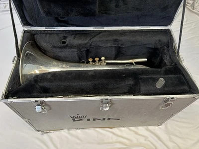 KING U.S.A. MODELO 1127 CUERNO BARÍTONO MARCHA PLATA + ESTUCHE KING Foto 1 de 4