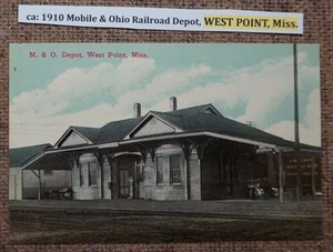 circa: 1910 Mobile & Ohio Railroad Depot, WEST POINT, Miss. Postcard LITHO COLOR - Bild 1 von 2