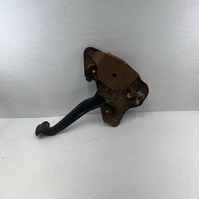 Chevrolet Silverado GMC 1988-1994 montaje de pedal de estacionamiento de freno de emergencia OEM Foto 1 de 4