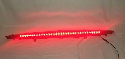 Третий стоп-сигнал спойлер высокого крепления для Cadillac SRX 2004-2009 годов выпуска светодиодный 15930616 от оригинального производителя - Изображение 1 из 4