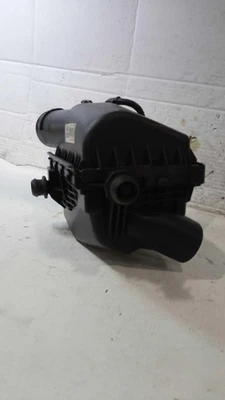 Chevrolet Spark 2020 conjunto de filtro de aire OEM 42495077 usado 1,4 L 139 k millas Foto 1 de 4