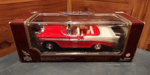 Chevrolet® 1956 Road Legends 1:18 metal fundido a presión usado con soporte - Imagen 1 de 18
