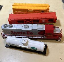 Life-Like Santa Fe 3500 With 3 Train Cars   - Model Train - HO Scale