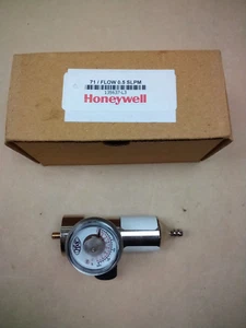 Regulador de gas HONEYWELL 135637-L3 71/FLUJO 0,5 SLPM 135637-L3 - Imagen 1 de 7