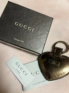 Gucci Llavero en Forma de Corazón Dije Logo Moda Accesorios Elegante E161 - Imagen 1 de 4