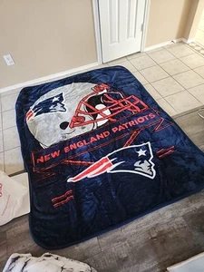 NEW ENGLAND PATRIOTS 6X CHAMPIONS 60 X 70 Cloud Sherpa Plush THROW BLANKET Soft - Picture 1 of 1