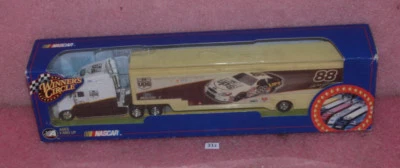 Equipamento de reboque Winner's Circle Dale Jarrett UPS 1/64º. - Imagem 1 de 4