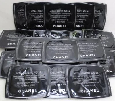 25 x CHANEL VITALUMIERE AQUA ULTRA-LIGHT PERFECTING MAKEUP SPF15 - 12 BEIGE ROSE - Image 1 of 4