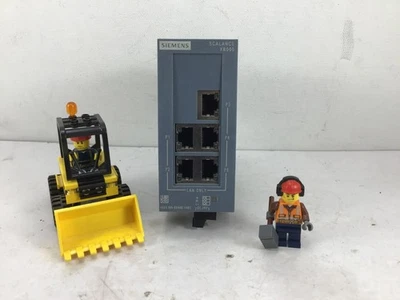 6GK5 005-0BA00-1AB2 - SIEMENS - ESCALA XB005 - INTERRUPTOR ETHERNET - **USADO** Foto 1 de 4