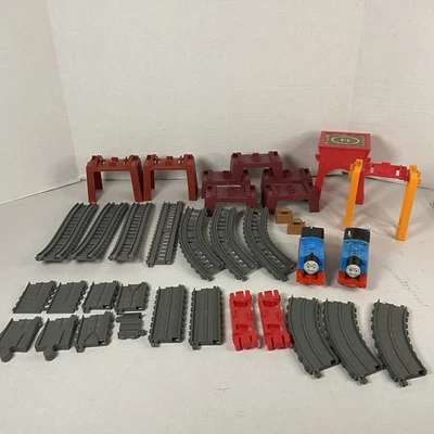 Thomas & Friends Trackmaster Super Station FGR22 Pista Repuesto Lote de 37 Foto 1 de 4