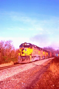 ORIGINAL KODACHROME SLIDE CHESSIE SYSTEM GP40-2 #4143, #4124 APRIL 1980 - Picture 1 of 1