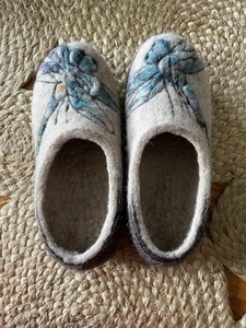 Boiled Wool Firefly Slippers Size XS Women’s - Picture 1 of 8